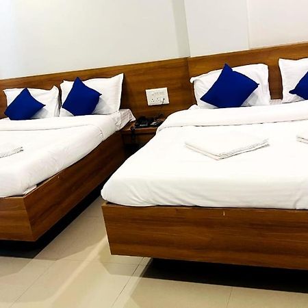 Hotel Sai Smruti シルディ エクステリア 写真